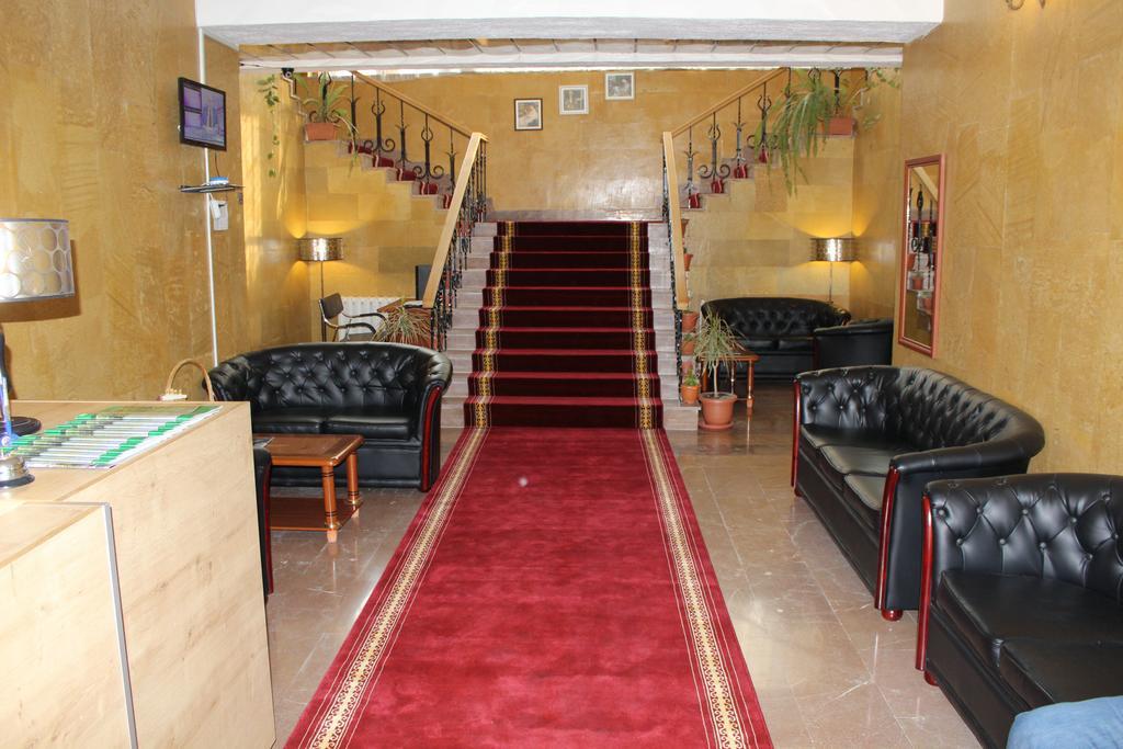 Diligence Hotel & Restaurant Dilijan Exterior photo